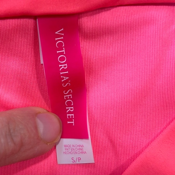 🔴Victoria Secret Bikini Set - Picture 9 of 9